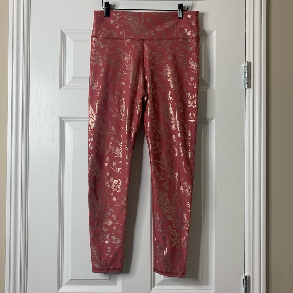 Fabletics High Waisted Spiced Coral Rose Gold Capri Leggings Size L